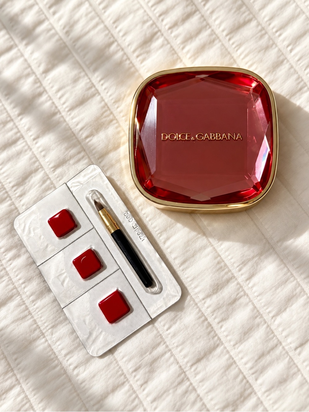 Dolce & Gabbana Rose & Pink Shimmer Eyeshadow Quad + gift for you DG lip sample